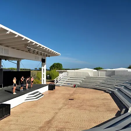 Janna E Sole Agrustos