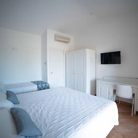 Janna E Sole 4* Agrustos