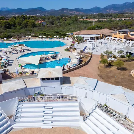 Ξενοδοχείο Janna E Sole Budoni 4*